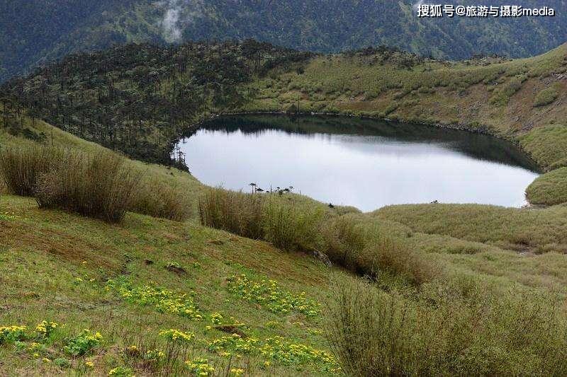 一个神话般的湖泊四季之景变幻莫测据说在此还可以呼风唤雨