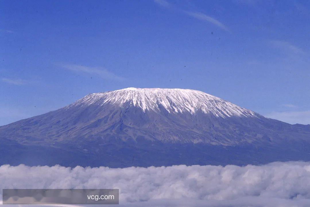 乞力马扎罗山(kilimanjaro)位于非洲坦桑尼亚东北部及东非大裂谷以