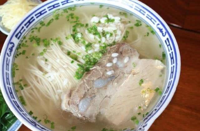 第六碗:镇江锅盖面