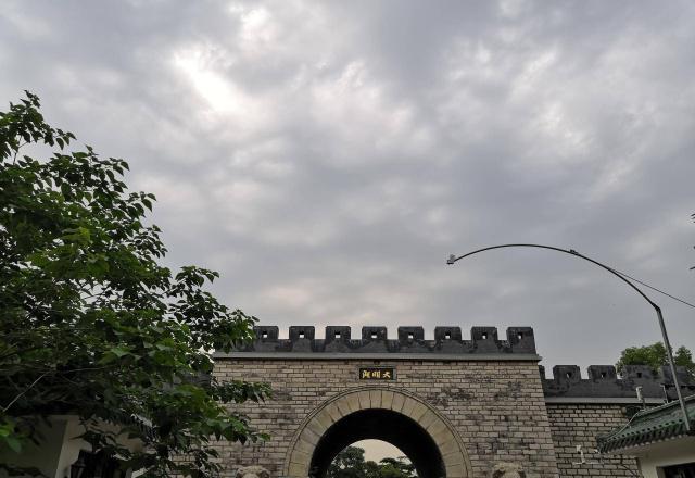 现在可以去山东济南玩吗 efb868eac2a14fffa24383851670b8ea.jpeg