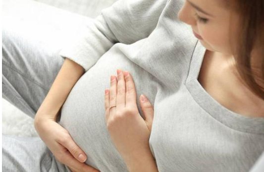 怀孕晚期这些事情是要注意的，能忍则忍，不然伤害胎儿和孕妇