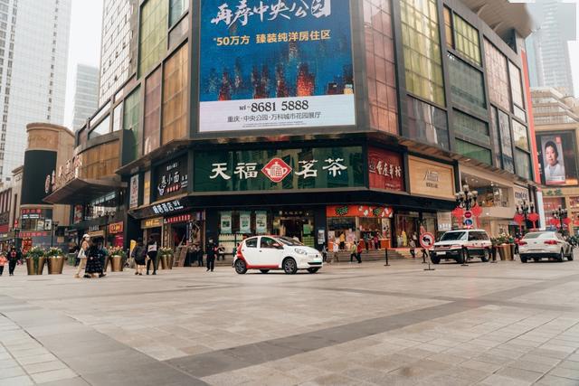 记录最特别的重庆街景,看似清冷 却暖意四溢