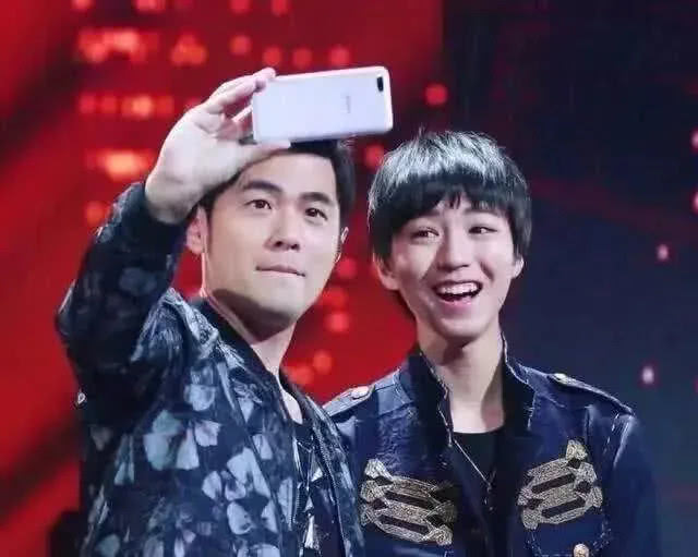 王俊凯的生日礼物 7e1fb7a6ceab49178cd0564a24f054af.jpeg