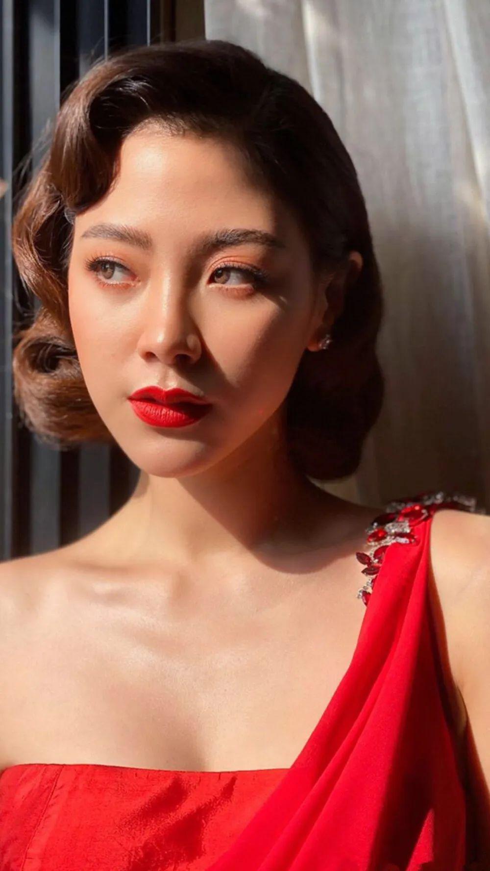 手机壁纸泰国女星小水平采娜吕爱惠