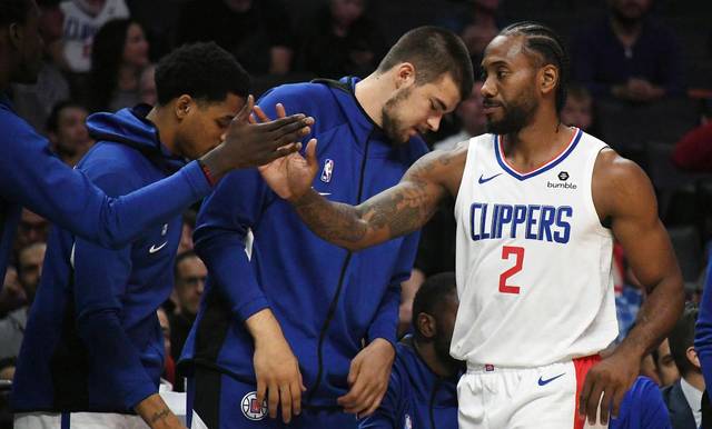 快船雄鹿激战引爆全场对决火花四溅谁能笑到最后