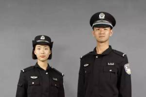 警校新生看过来,为你示范人民警察警服规范穿着!