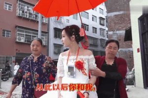 湖南农村姑娘出嫁,长得亭亭玉立,美得太不像话了