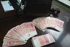 心系旅客!铁警4天调监控12小时终将2万余现金帮旅客找回