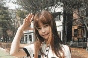 搞笑段子gif:我是熊孩子,我是来实力捣乱抢镜的