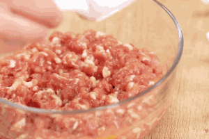 调饺子馅,到底要不要加