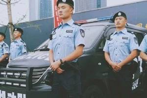 辅警新警服,99%撞衫香港ptu机动部队