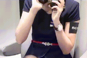 gif搞笑趣图:你这么愤怒也是没用的!还是赶快买台车!