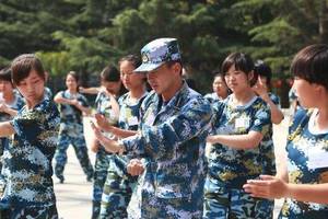 原创新生在本科大学里读专科，军训几天，就退学复读，因找到感觉了？