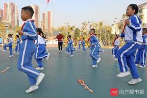 小学一周4节体育课，上海办法值得借鉴