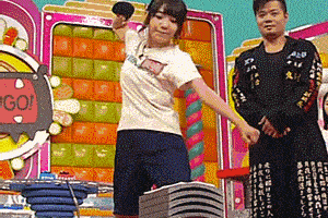 搞笑gif趣图:看到了吧!有些妹子功夫真是深藏不露的,不好惹!