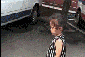 爆笑gif:本姑娘今天心情不好,谁都不要打扰我