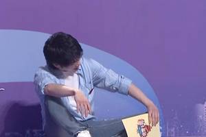 有一种"炫富"叫华晨宇,得知穿的鞋子价格,网友:比aj还贵!