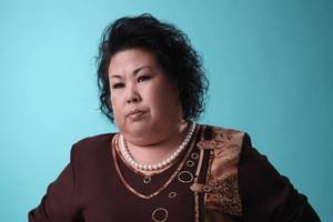 她被称为"富婆专业户",曾让男友骗走全部家当,如今56还单身!