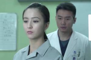 产科医生:何晶做保洁员,被赵新发现,气不过险些坏了大事!