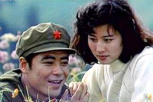 和周里京方舒同班同学,《天山行》饰赵娜恋人,前妻曾是峨影演员