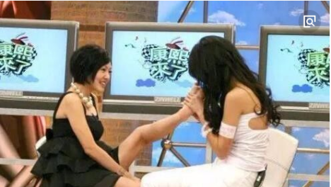 女生脚臭多尴尬 小康教你怎样防治脚臭?