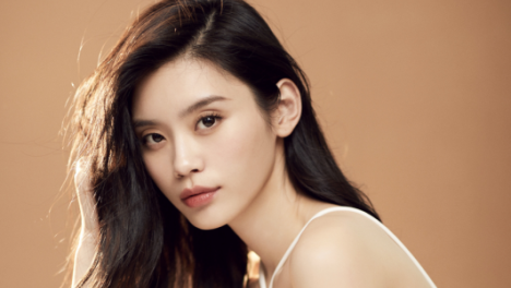 求婚后“君瑶夫妇”花式承包热搜，何猷君却发声表示无奈