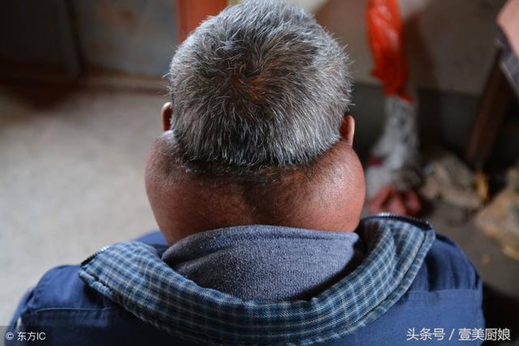 “脑袋大脖子粗不是大款就是伙夫”，老农的脖子比头粗睡觉常憋醒