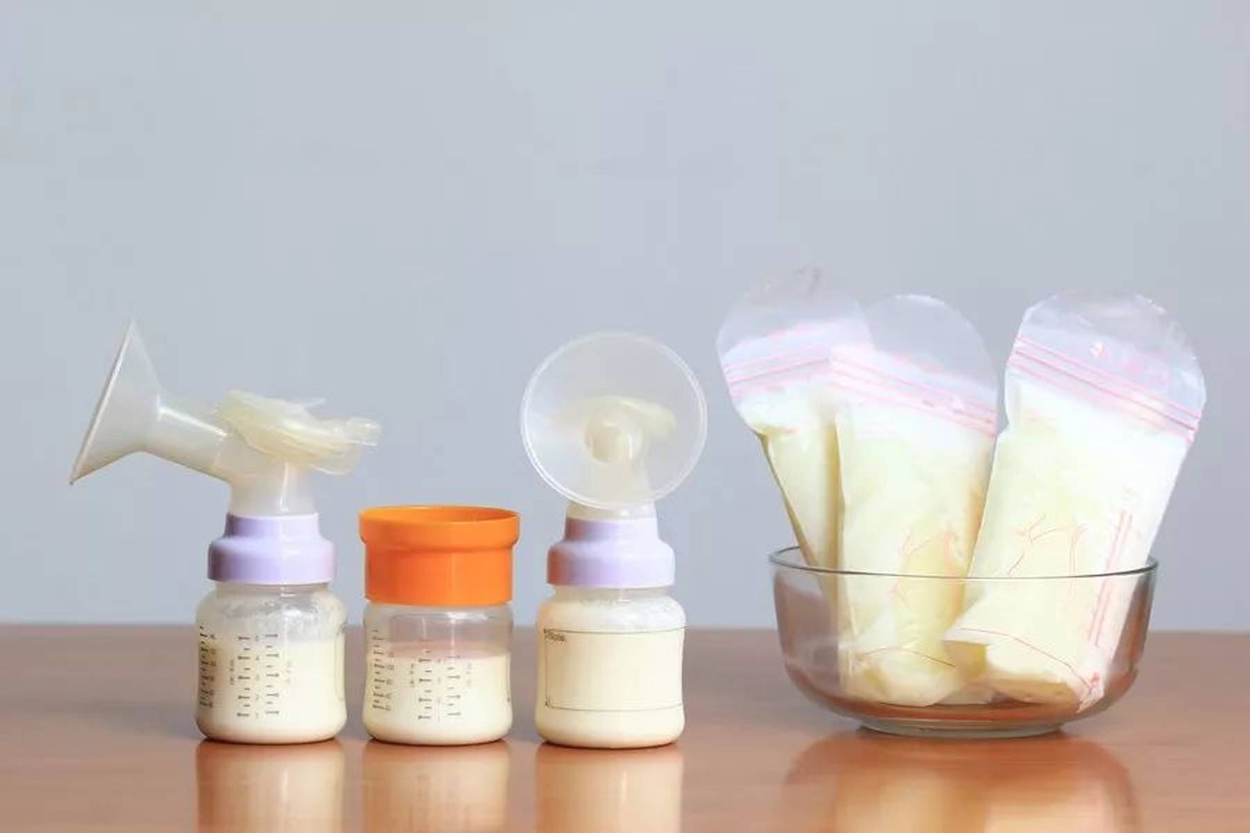 母乳怎么保存？冷藏还是冷冻？怎么解冻？喝不完咋办？