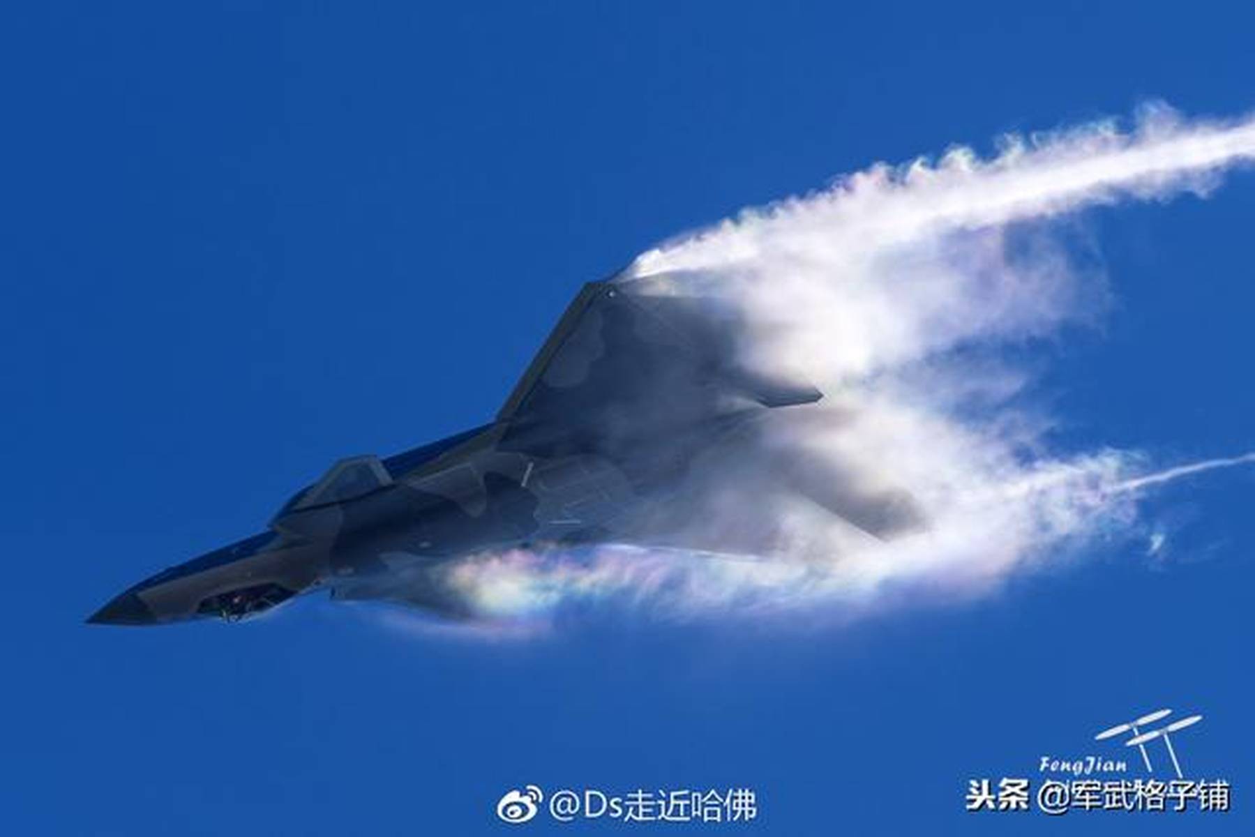 2018珠海航展开幕!歼10b作出眼镜蛇机动!3架歼20编队表演!