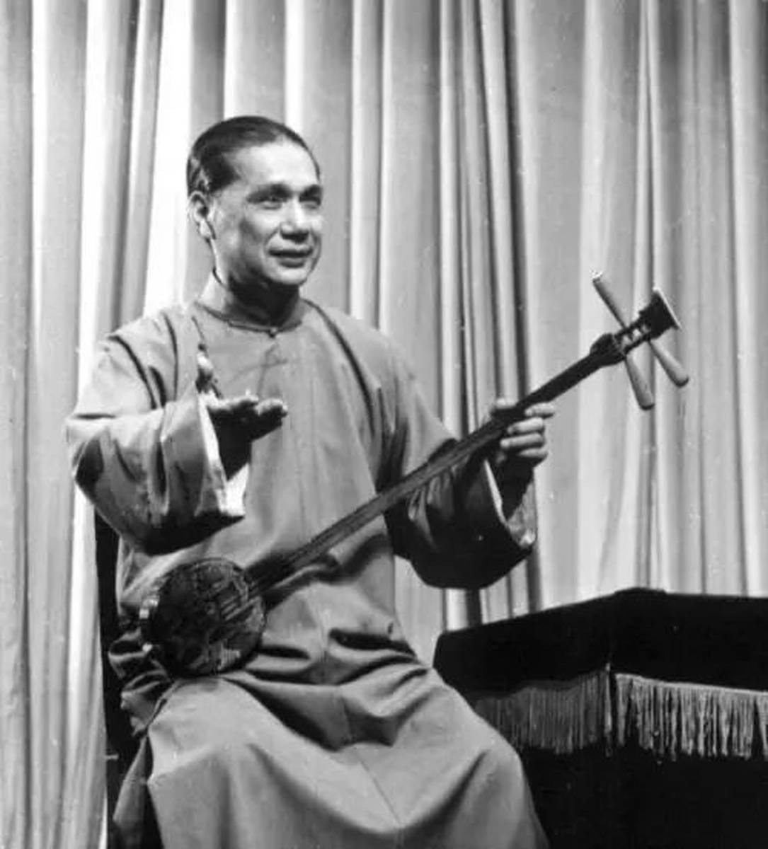 讲述蒋月泉的一生,没有比这更好的方式了