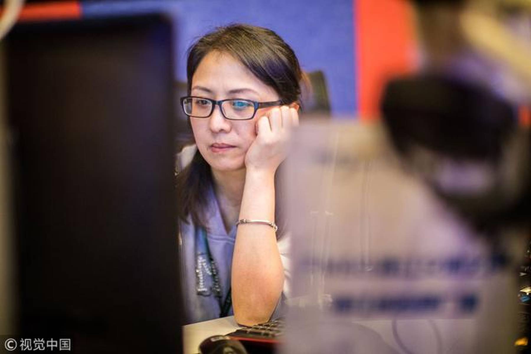 女子做午夜电台主持人7年 司机:是我副驾驶座上的女人