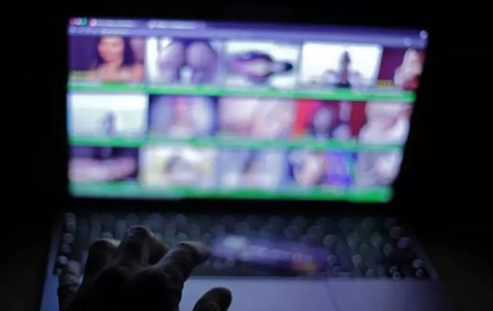 黄网假冒模特公司!22名女大学生遭哄骗拍a片!还寄给家人朋友观看……