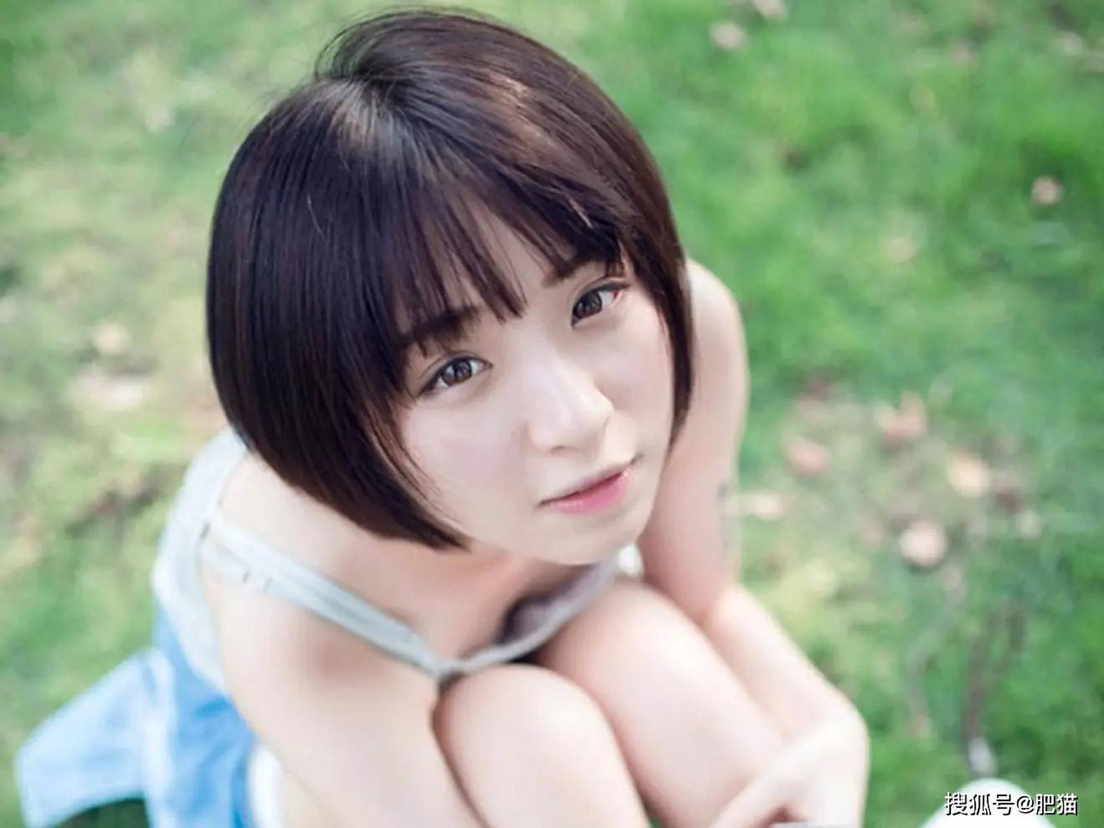 摄影：个性短发美女喜欢开飞机