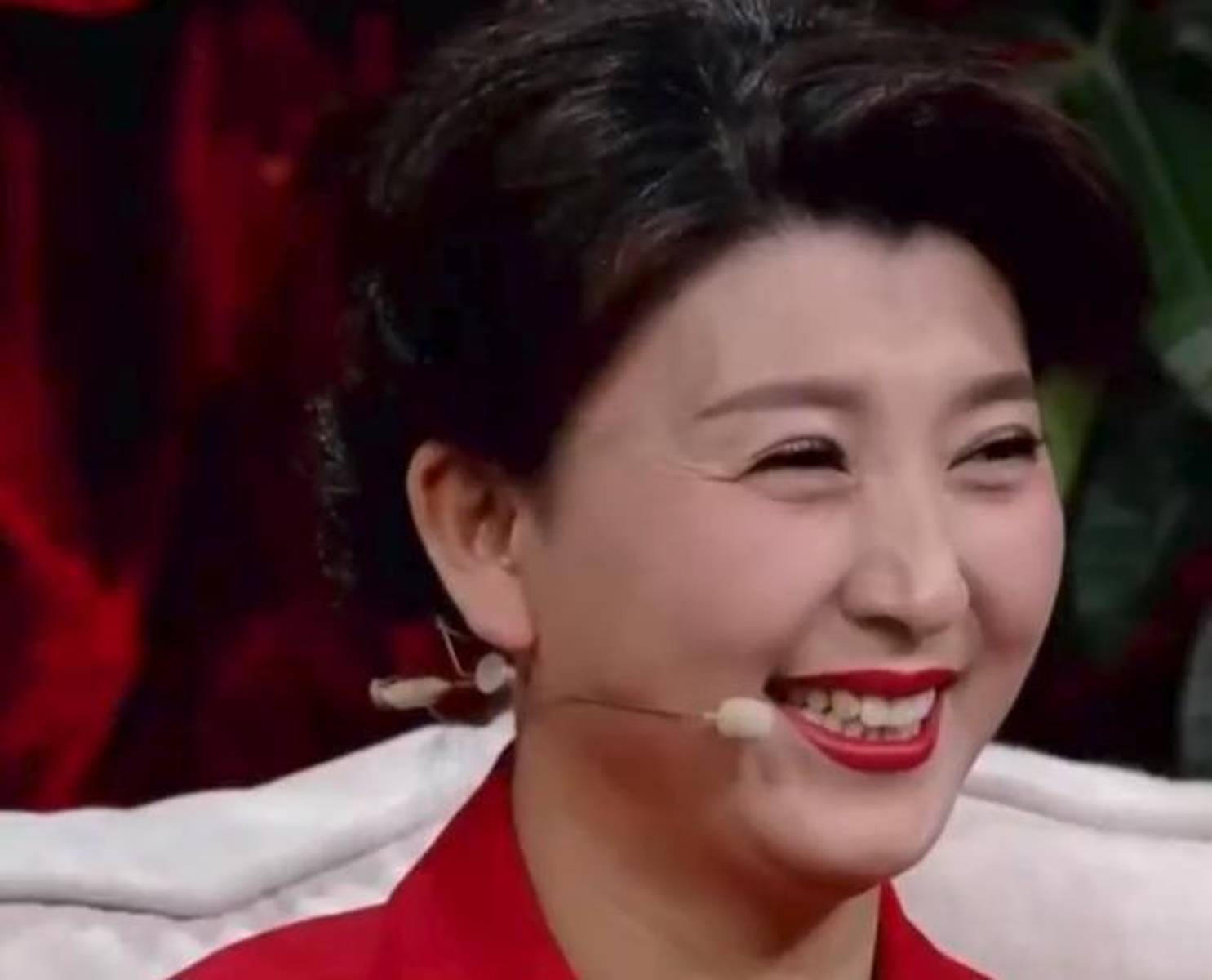 &quot;国家一级演员&quot;闫学晶，嫁二婚老公46高龄产女，48岁享正师级待遇