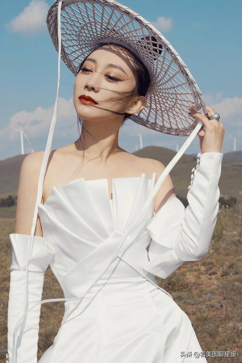 原子飞中国风性感写真图片集，还真有点侠女的味道