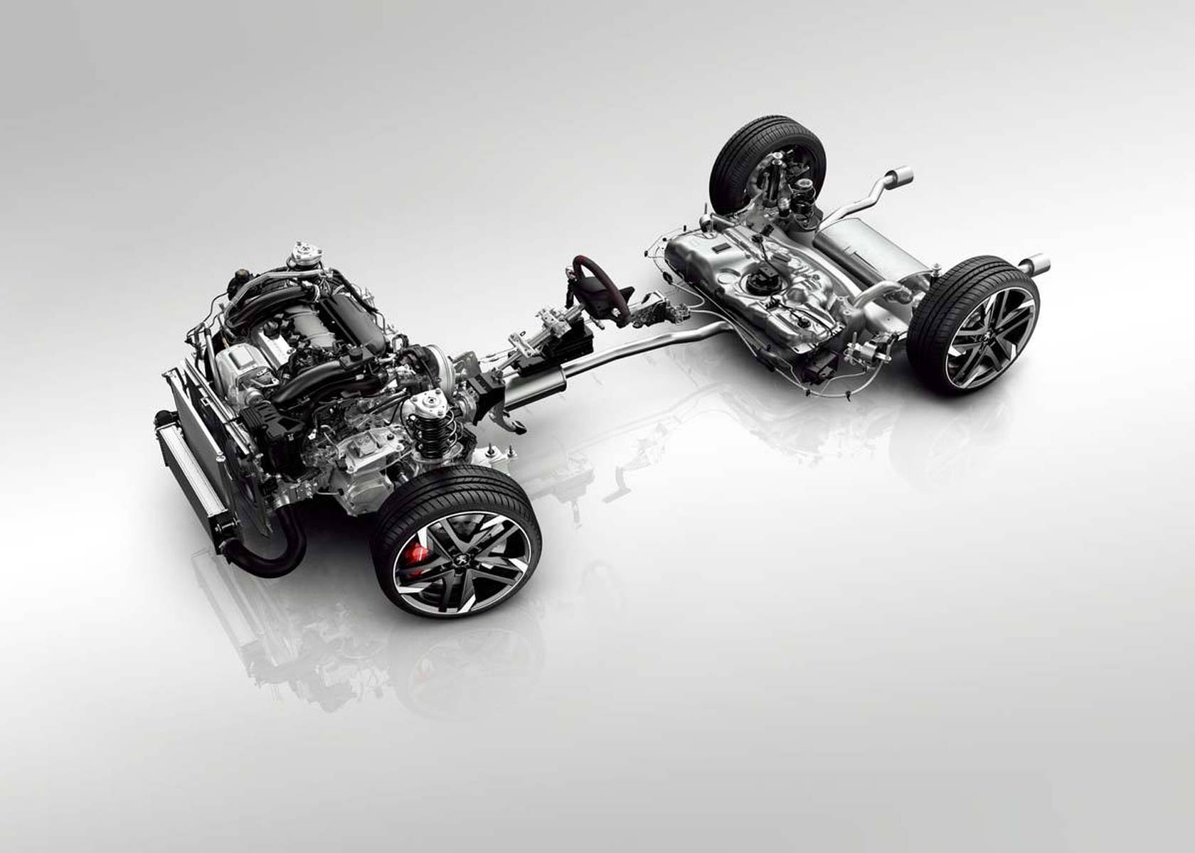 都说纵置发动机比横置发动机厉害,动力也更强,这是真的吗?