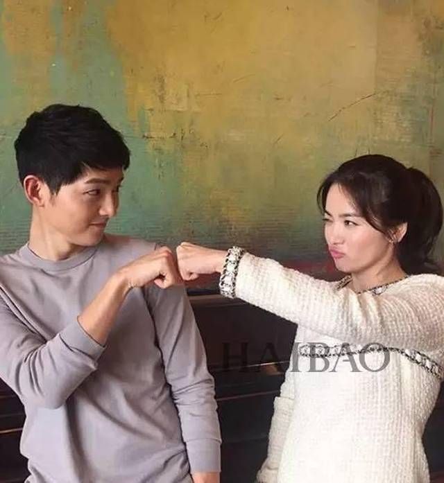 还有红酒吻什么的,《太阳的后裔》双宋cp任意一个画面都够迷妹反反复