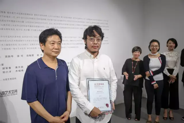 艺术家王寅获得"最佳创意奖"