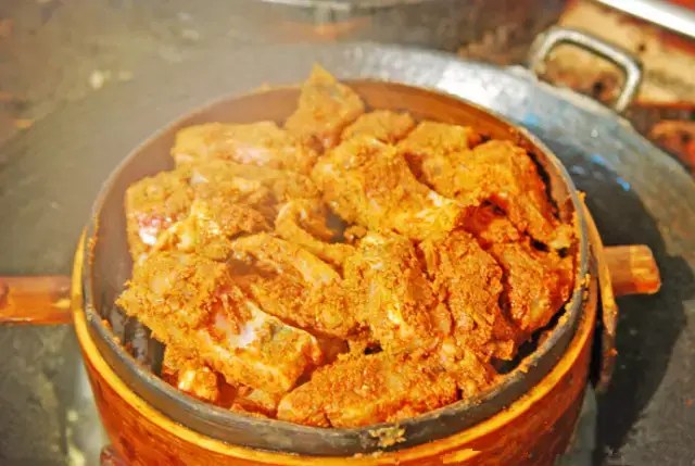 达川区华蜀北路31号——周兵大风羊肉 大风羊肉汤是达州的名菜,以其