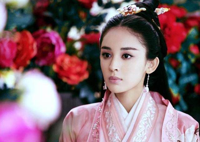 郑爽灵动热巴惊艳,90后小花古装谁最美?