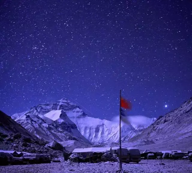 迎接每一位远来的客人 西藏是攀登者的天堂 极地珠穆朗玛峰 在人类可