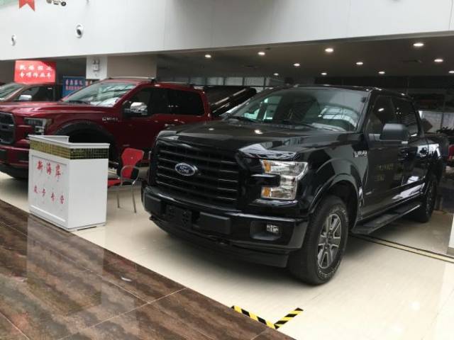 2017款福特f-150新猛禽xlt版 能进城的特种车