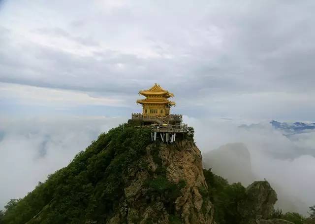 洛阳老君山开启观海模式60岁以上老人免票