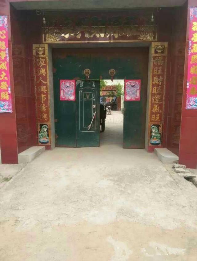 过道里的工具车,已经废弃了,以前可是公公的得力助手!