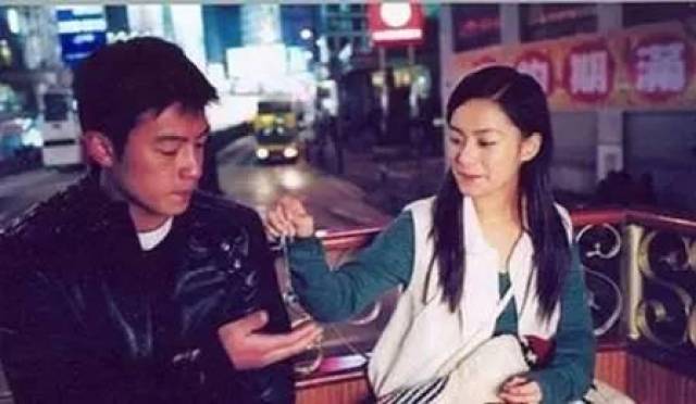 这对姐妹,一个是艳照门受害者,一个拍过三级片