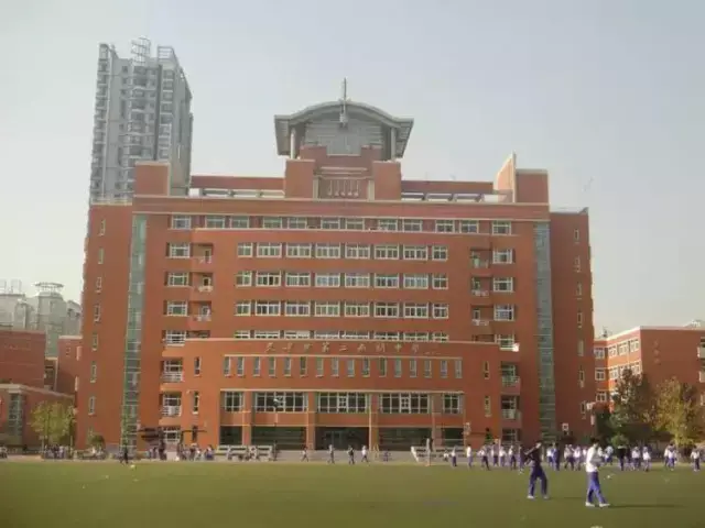 全国首批中小学现代教育技术实验学校 天津市教委直属重点中学 前身是