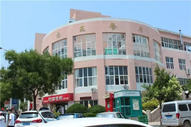 食堂人均_食堂饭菜图片(2)