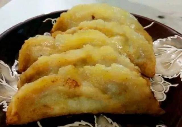 女大学生辞职创业卖锅贴,如何做到半年回本盈