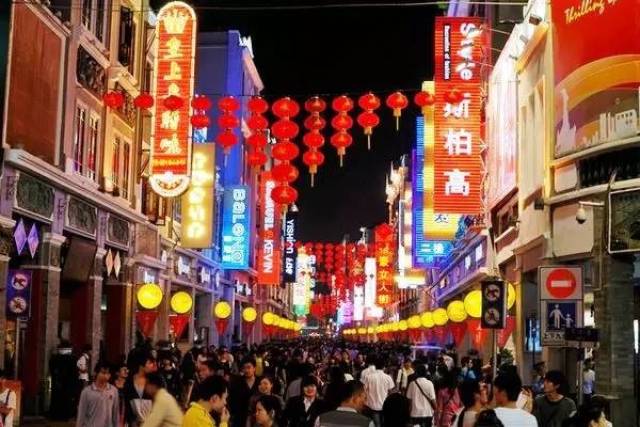 国内最有名的18条人气美食街,从武汉吃起!