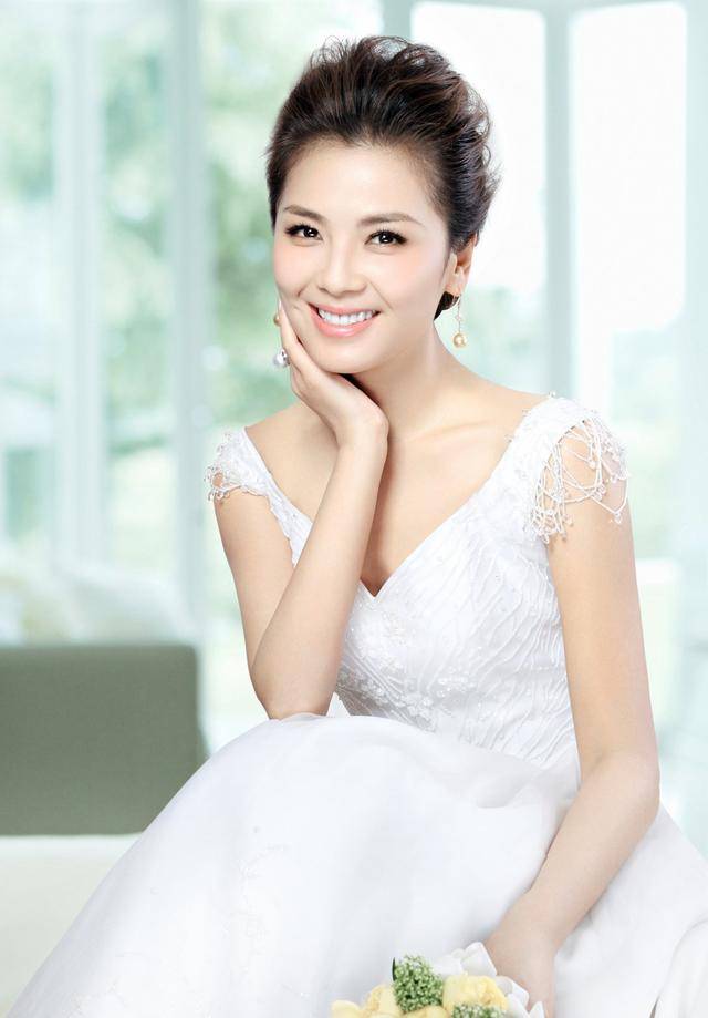 命理世家:刘涛八字:既是明星也是贤妻的命理